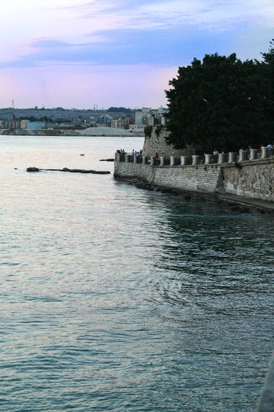 Bij Siracusa Italië Augustus 2010 Uitzicht Het Eiland Van Ortigia — Stockfoto