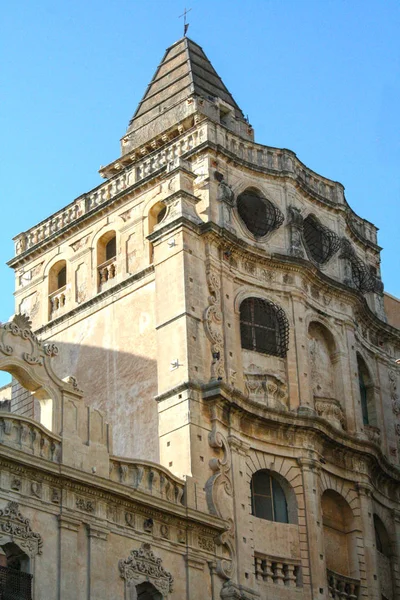 西西里岛诺托的桑蒂西莫 萨尔瓦托雷修道院的巴洛克式建筑 — 图库照片