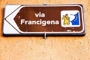 Via Francigena, İtalya ve Fransa ile antik hac yönlendir ok işareti