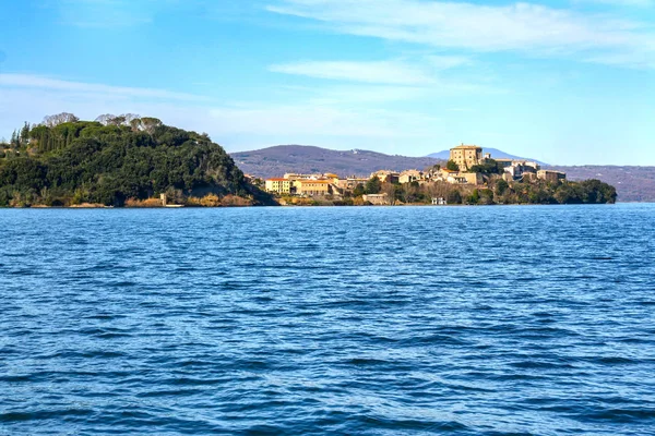 Vista Del Capodimonte Dal Paese Marta Sul Lago Bolsena Lazio — Foto Stock