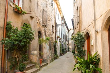 Bolsena Gölü, Lazio, İtalya Marta balıkçılar Burg pitoresk caddeleri,