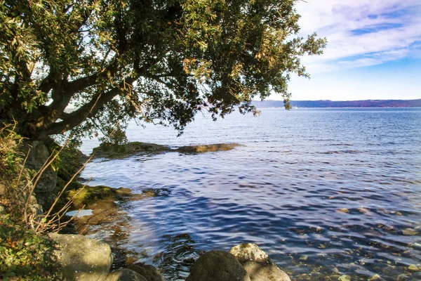 Вид Озеро Больсена Лацио Италия — стоковое фото