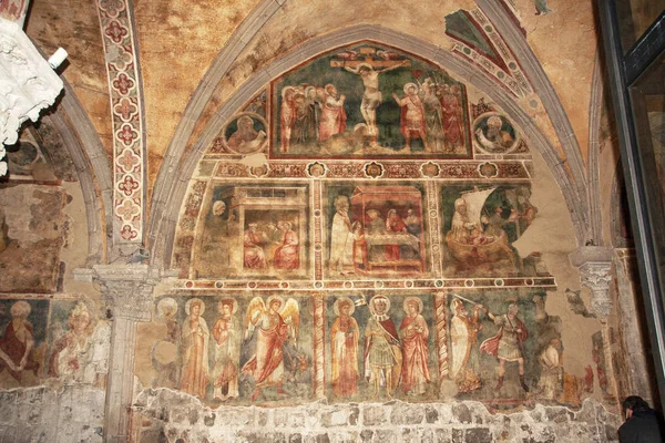 フレスコ画で ロマネスク ゴシック教会のサン Flaviano イタリアのラツィオ州ヴィテルボ モンテフィアスコーネの — ストック写真
