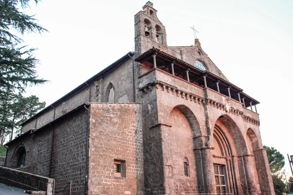 意大利拉齐奥的蒙特菲亚斯科内的圣弗拉维亚诺罗马哥特式教堂 — 图库照片