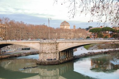 Tiber riverside ve Ponte Sisto cityscape, Roma, İtalya
