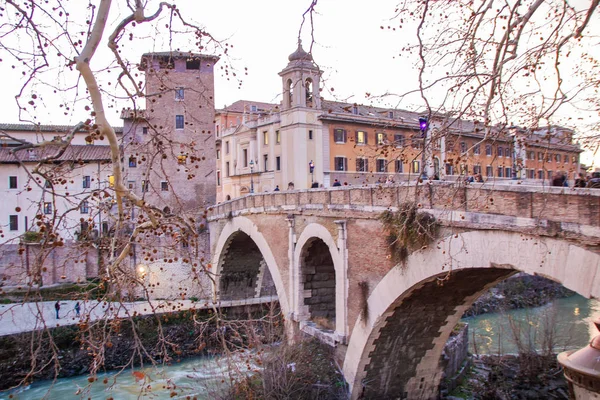 Tiber Riverside Roma Talya Cityscape Bakış — Stok fotoğraf