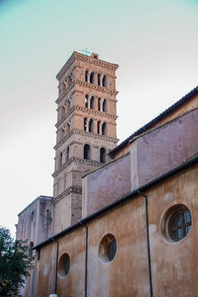 Campanile Romanico Della Chiesa Sant Aklesio Sul Colle Aventino Roma — Foto Stock