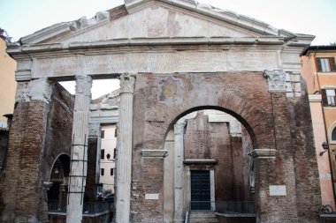 Porticus tarafından Augustus'un kız kardeşi Küçük Octavia adına inşa Octaviae, revak d'Ottiavia, balık marlet yer alan ortaçağda, Roma, İtalya 