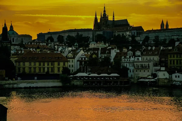 Prag Cityscape Görünümünü Sunset Teki Çek Cumhuriyeti — Stok fotoğraf