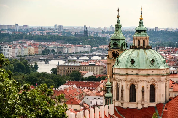 Άποψη Της Cityscape Πράγα Όπως Φαίνεται Από Κάστρο Τσεχική Δημοκρατία — Φωτογραφία Αρχείου