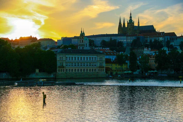 Prag Cityscape Görünümünü Sunset Teki Çek Cumhuriyeti — Stok fotoğraf