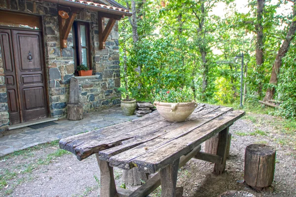 Wooden Table Backyard Country House — Stock Photo, Image