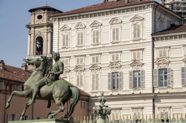 Turin - İtalya - Nisan 2016 - Piazza Castello, üzerinde güzel kare. 