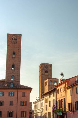 Alba şehir ve onun kuleleri, Piemonte, İtalya
