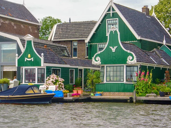 Eski Ahşap Evlerin From19 Yüzyılda Zaanse Schans Adlı Kanallar Noord — Stok fotoğraf