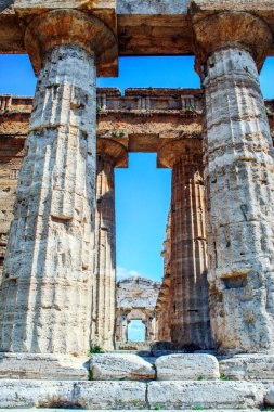  Neptün Tapınağı veya Hera II,