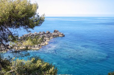 Maratea sahilinin küçük körfezi, Basilicata, İtalya