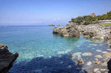 Maratea sahilinin küçük körfezi, Basilicata, İtalya
