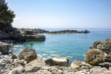 Maratea sahilinin küçük körfezi, Basilicata, İtalya