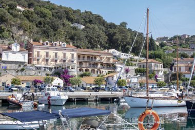 MARATEA 'DA 06 / 04 / 2017 - Küçük turistik liman Maratea, Basilicata, İtalya