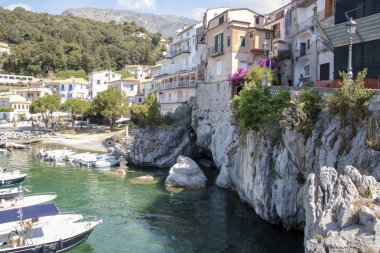 MARATEA 'DA 06 / 04 / 2017 - Küçük turistik liman Maratea, Basilicata, İtalya