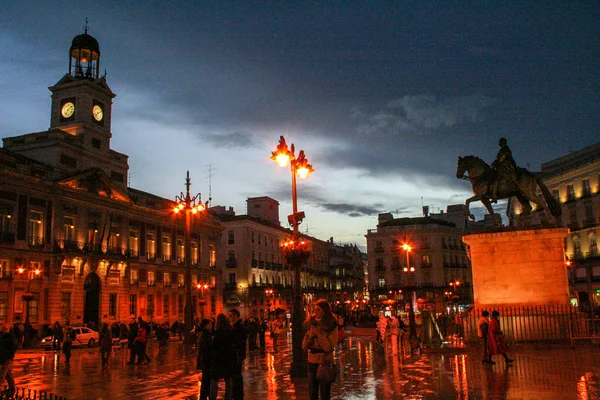 Madrid España Febrero 2010 Puerta Del Sol Por Noche — Foto de Stock