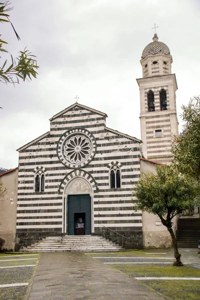 Santa andrew chiesa di Levanto — Foto Stock