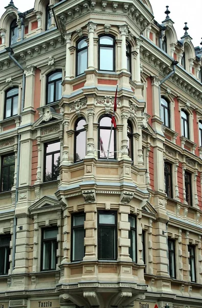 Helsinki'de Gronqvist House bina cephesinde jugend stil