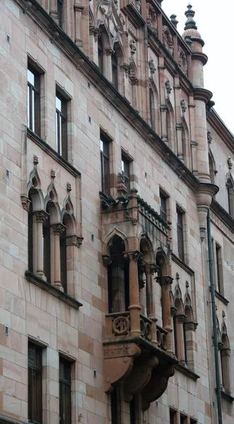 Στην αρχιτεκτονική λεπτομέρεια του μπαλκόνι στο Ελσίνκι — Φωτογραφία Αρχείου