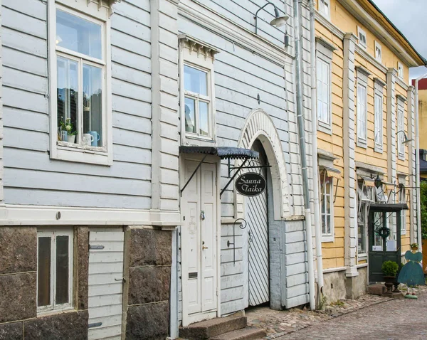 Типові дерев'яні будинки Порву, Фінляндія — стокове фото