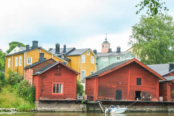 Casas de madeira vermelha de Porvoo, Finlândia — Fotografia de Stock