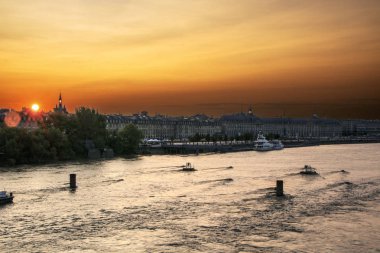 Gün batımında Bordeaux