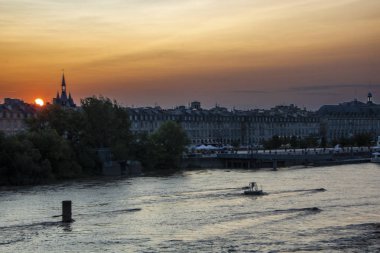 Gün batımında Bordeaux