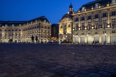 place de la bourse at night