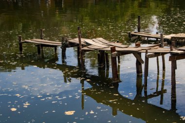 Hoi An 'da Vietnam' da Ağustos 2019 'da Thu Bon nehrindeki eski kasabanın manzarası.