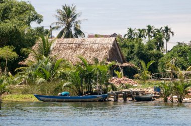 Hoi An 'da Vietnam' da Ağustos 2019 'da Thu Bon nehri Hoi An şehrini geçti.
