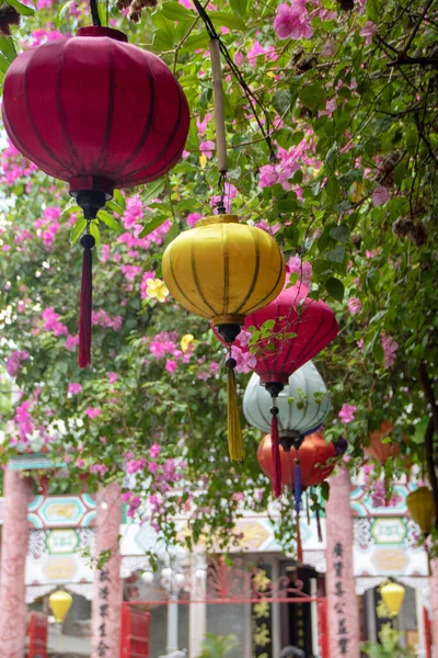 Hoi An - Vietnam - Ağustos 2019 - Eski kasabanın caddesi