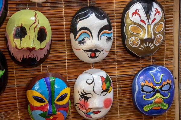 Ručně Malované Kulturní Masky Vyrobené Divadelních Postav Vietnamského Performančního Umění — Stock fotografie