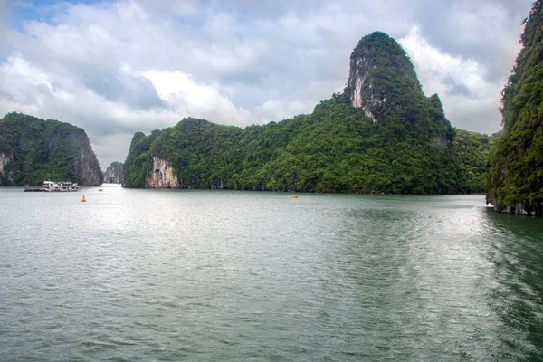 Vietnam Daki Halong Körfezi Nin Güzel Manzarası — Stok fotoğraf