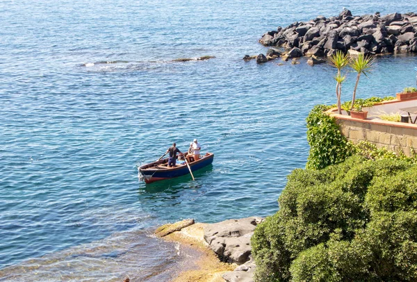 Неаполі Італія 2020 Рибалка Який Повертається Гавань Маречіаро — стокове фото