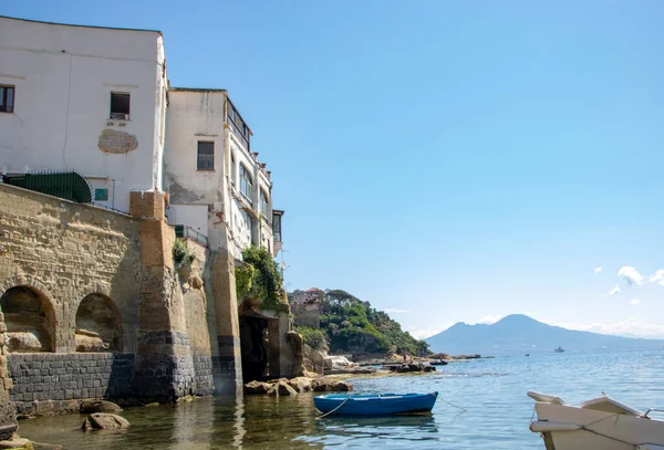 ナポリ イタリア 2020年6月1日 マレキアーロとナポリ湾と海岸線の漁師の風景 — ストック写真