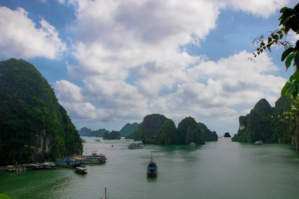 Piękne Krajobrazy Zatoki Halong Wietnamie — Zdjęcie stockowe