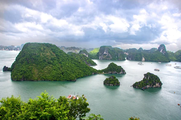 Bellissimo Scenario Della Baia Halong Vietnam — Foto Stock