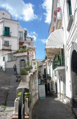 Vietnam Konsolosu kısrağında - İtalya - Haziran 2020 'de - Tarih Merkezi 