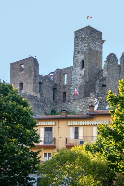 ロッカ パチャパーノ Rocca Passano 中世の要塞 イタリア ウンブリア州のトラジメーノ湖を見下ろすトラジメーノ トラジメーノ村 — ストック写真