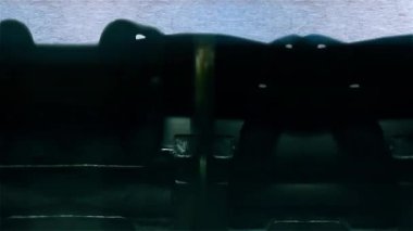 Güle güle Word closeup olmak yazarak ile ses ve kağıda eski daktilo 4k görüntüleri üzerinde merkezli .