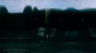 İşsiz Word closeup olmak yazarak ile ses ve kağıda eski daktilo 4k görüntüleri üzerinde merkezli .