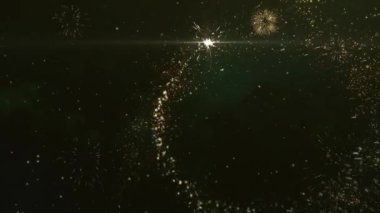 5 metin yıldönümü tebrik ve dilek kartı Made Glitter parçacıklar ve maytap ışık karanlık gece gökyüzü ile renkli havai fişek 4k arka plan.