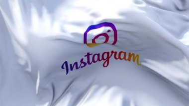 Instagram logo bayrak sallayarak arka planda rüzgar sürekli kesintisiz döngü.