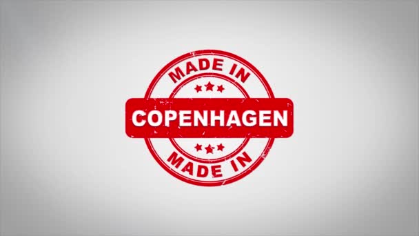 Hergestellt in Kopenhagen signierter Stempeltext Animation Holzstempel. — Stockvideo